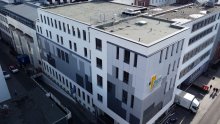 Der neue Gebäudeteil F-Flügel des Pius-Hospitals in Oldenburg ist circa 21 Meter hoch und beinhaltet diverse Funktionseinheiten auf insgesamt 3.700 Quadratmetern. Foto: Daniel Clören.